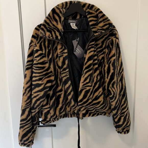 Tiger print faux fur bomber - Picture 4 of 8